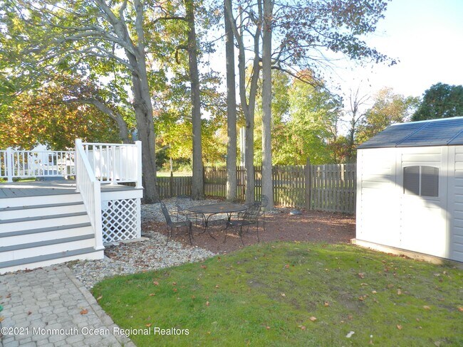 Building Photo - 153 Airsdale Ave