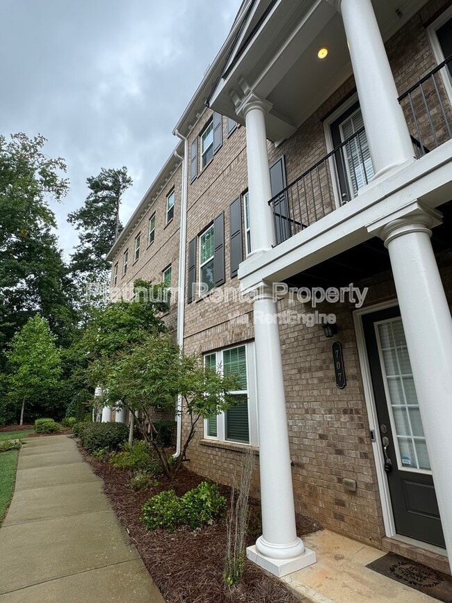 Building Photo - 707 Topsail Ln