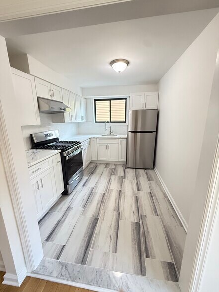 Building Photo - 1207 30th Dr