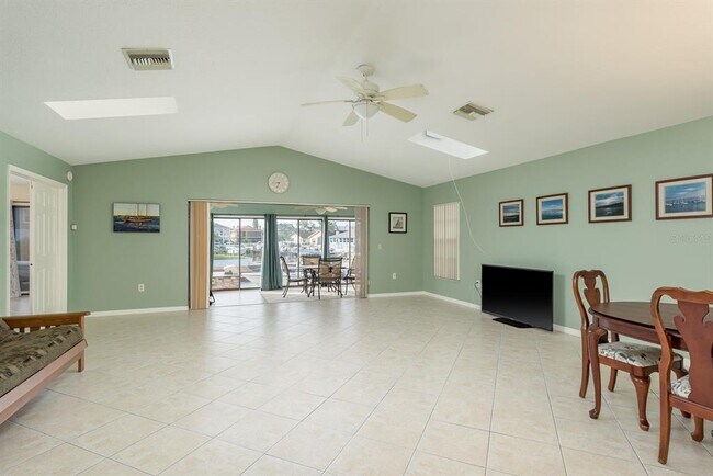 Building Photo - 6340 Garland Ct