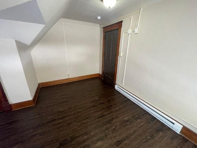 Building Photo - 321-2 Robinson-