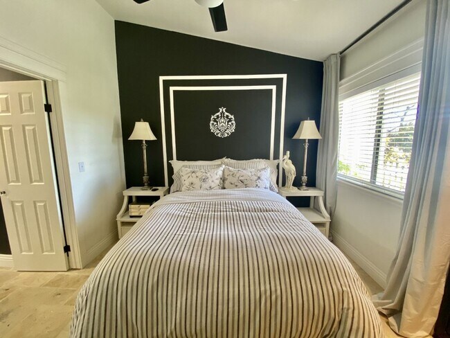 Building Photo - Camarillo- Stylish One Bedroom off Main House