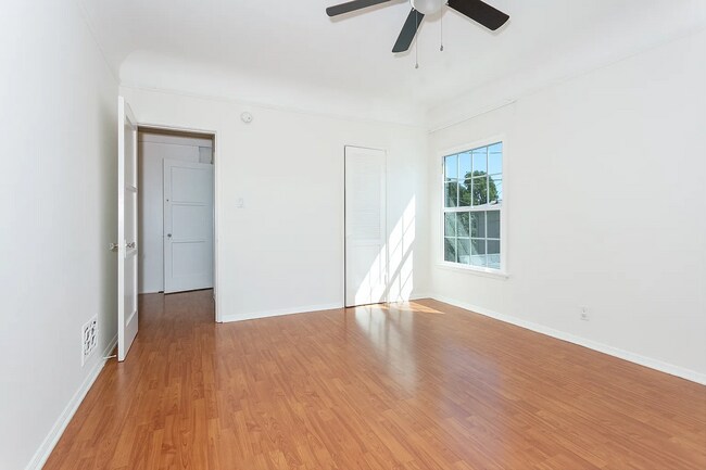 Building Photo - 8566 W Olympic Blvd