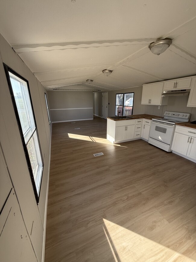 Building Photo - 13599 Ridgewood Dr