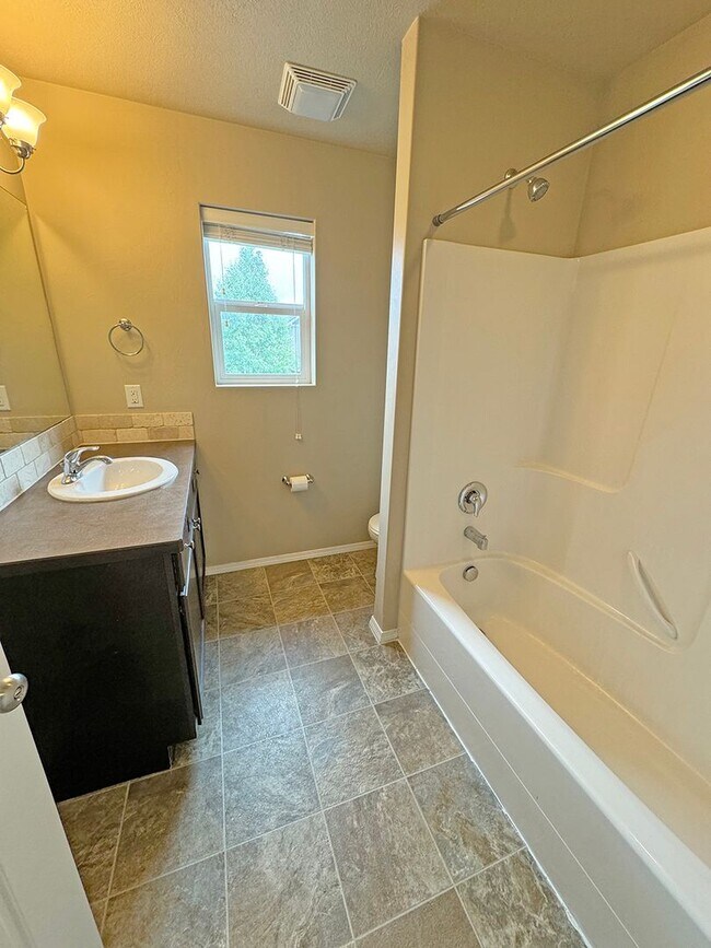 Building Photo - 368 Stone Fly Dr