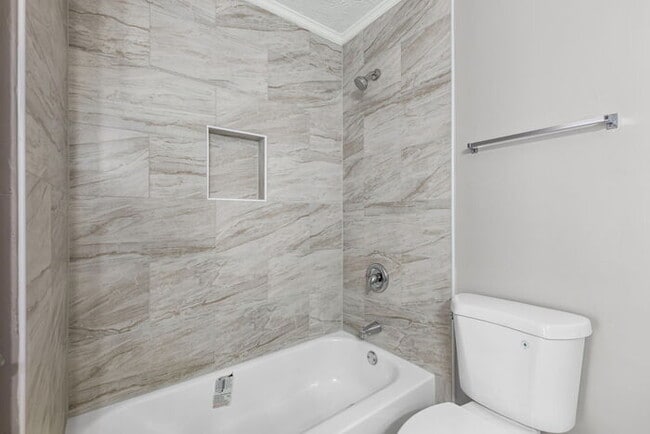 Building Photo - 42 Bonita Dr