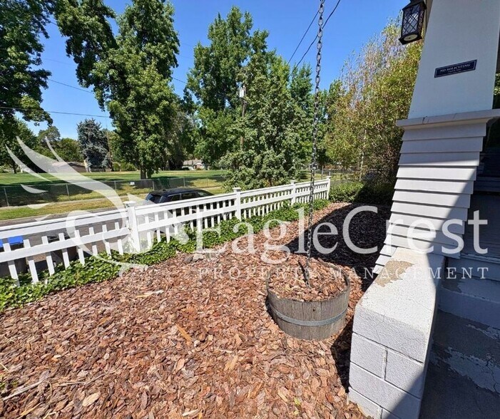 Building Photo - Beautifully Renovated Historic 3 Bedroom Home