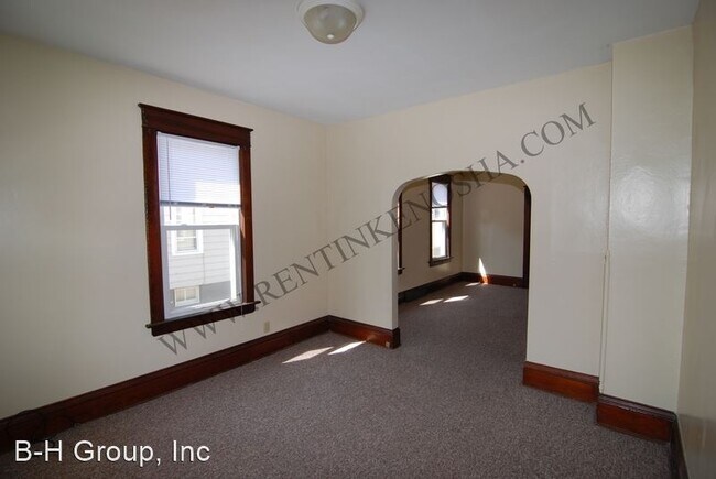 Building Photo - 4038 10th Ave