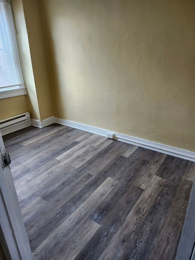 Building Photo - Charming 3BR Townhome in Baltimore