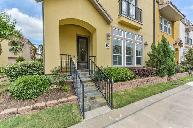 Building Photo - 18 W Oaks Dr