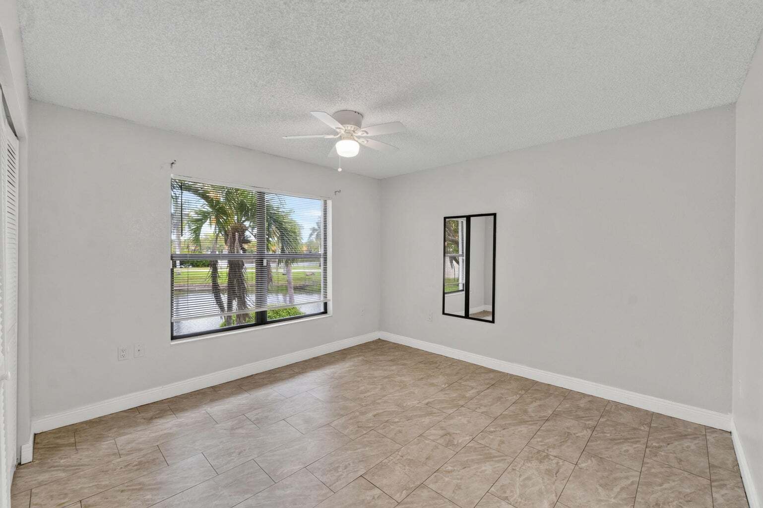 Building Photo - 1543 Lake Crystal Dr