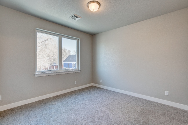 Building Photo - 819 Cherokee Dr