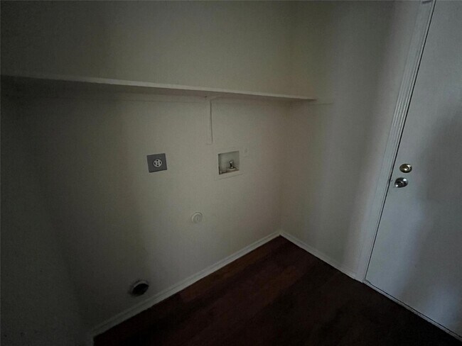 Building Photo - 3444 Covered Wagon Trail