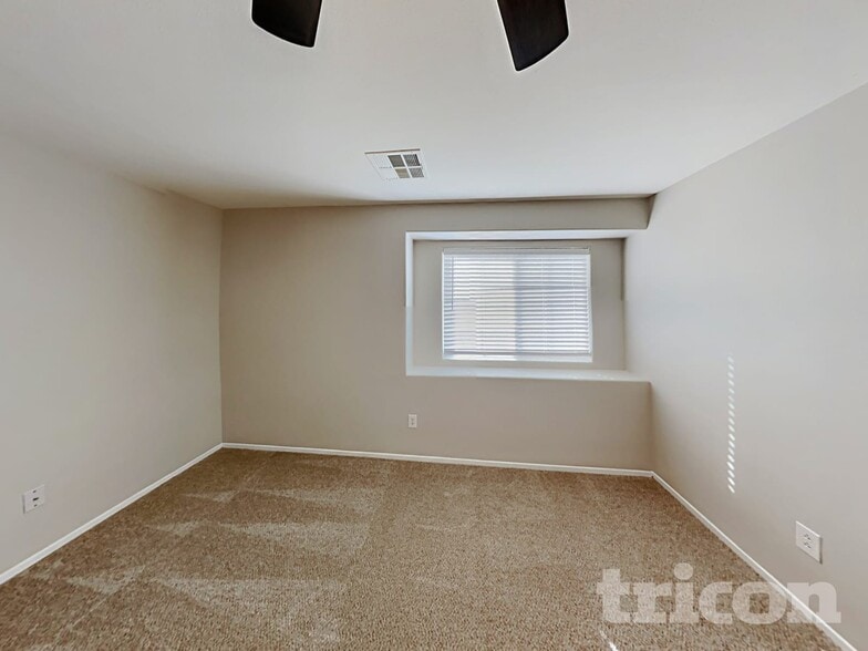 Building Photo - 5686 Diamond Palm Ct