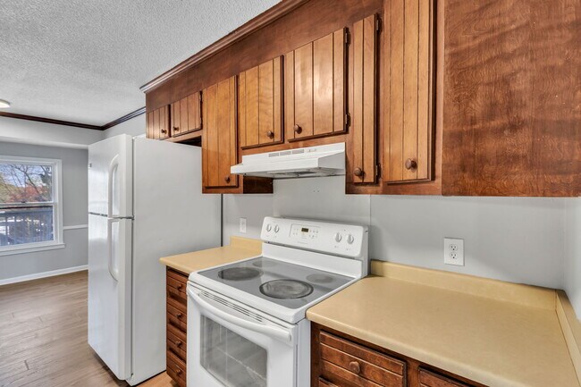 Building Photo - 204 Hattie Rd