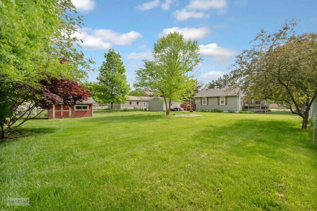 Building Photo - 405 N Bridge St