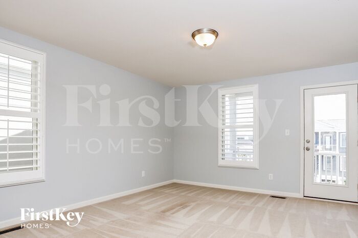 Building Photo - 6021 New Town Dr