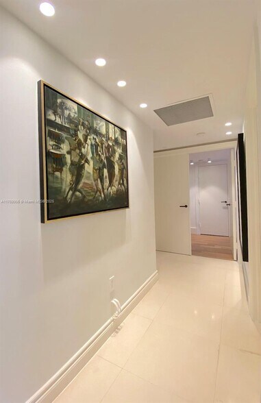 Building Photo - 430 Grand Bay Dr