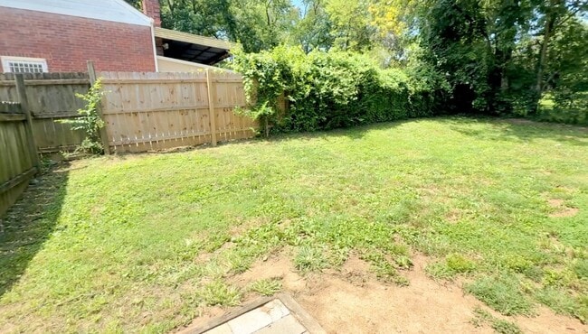 Building Photo - 902 Gibson Dr