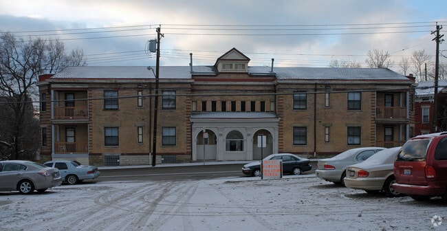 Building Photo - 39 W McMillan St