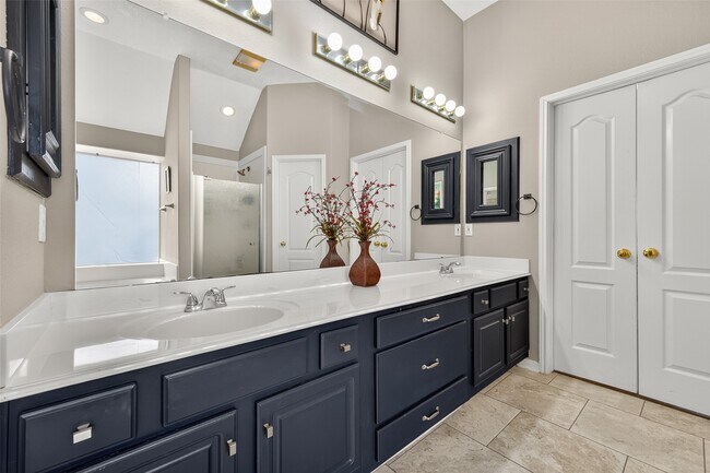 Building Photo - 17518 Heartwind Ct