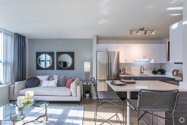 One Superior Place 1 W Superior St Chicago Il Apartment Finder