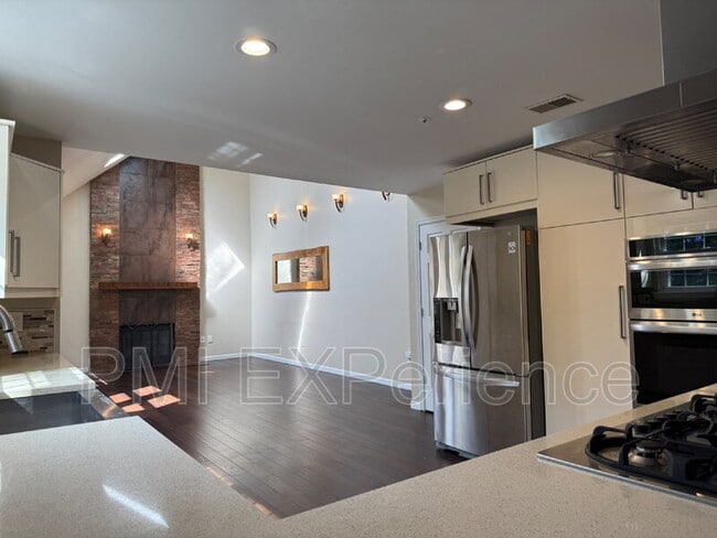 Building Photo - 9203 Sandy Creek Rd