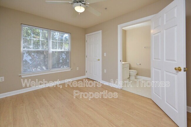 Building Photo - 929 Morreene Rd