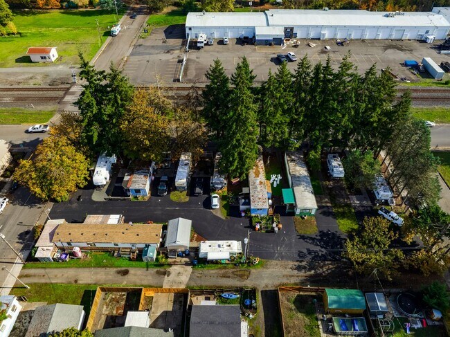 Building Photo - 111-Front St - RV - Front St Commons