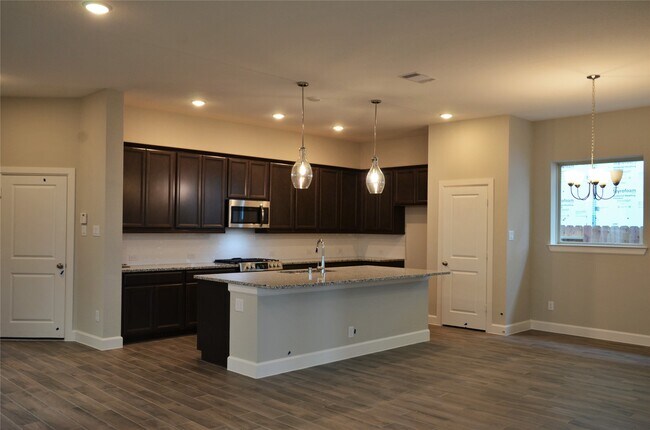 Building Photo - 23834 Pullin Market Dr