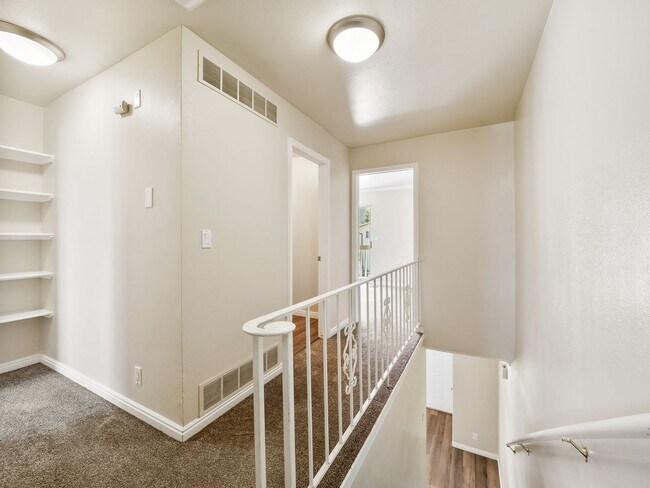 Building Photo - Cam-715 E 950 S Provo, UT 84606