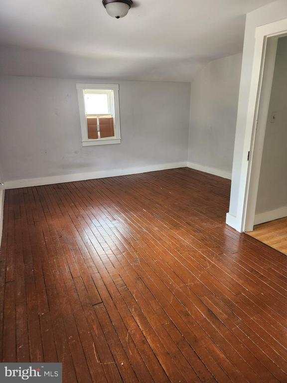 Building Photo - 320 Biser St
