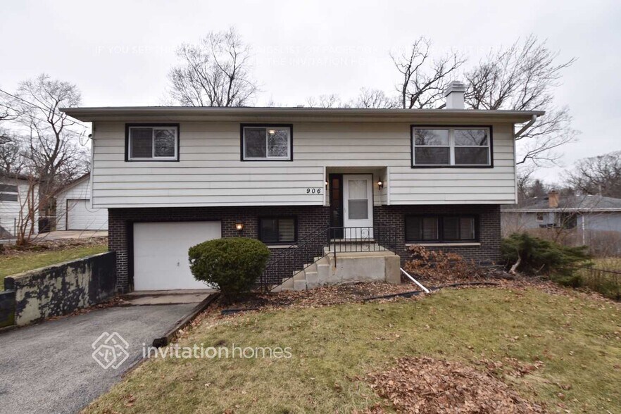 Primary Photo - 906 Cedar St