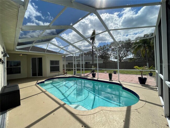 Building Photo - 1333 Flaxwood Ave