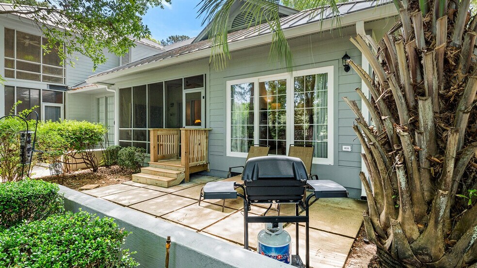 Building Photo - 235 Golden Bear Dr