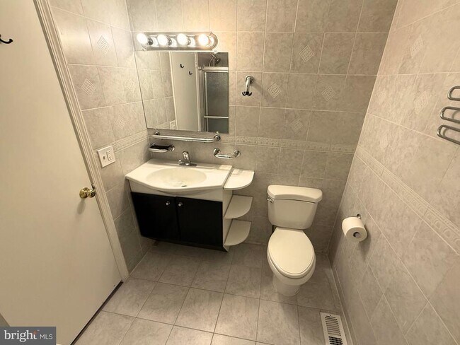 Building Photo - 5 Coliston Rd