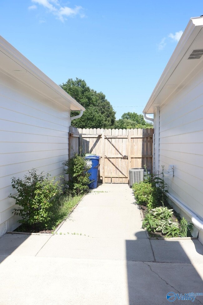 Building Photo - 6864 Steeplechase Dr NW