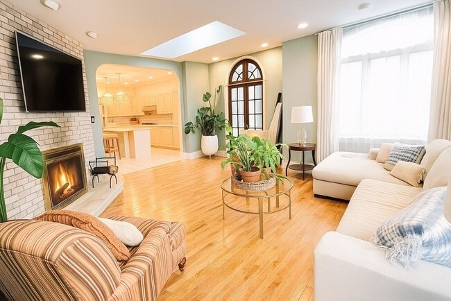 Building Photo - 177 Springfield St