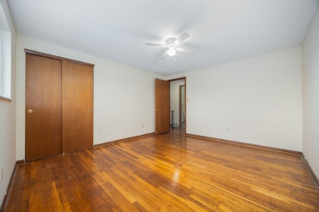 Building Photo - 3399 Beachworth Dr