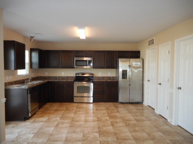 Building Photo - 1 Short Horn Ct