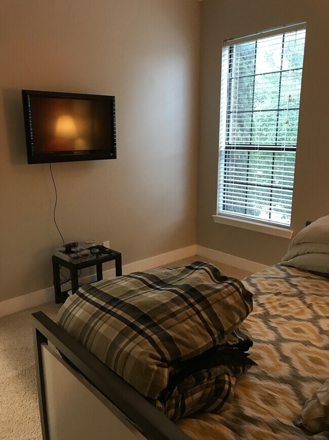 Building Photo - 1414 Emancipation Ave