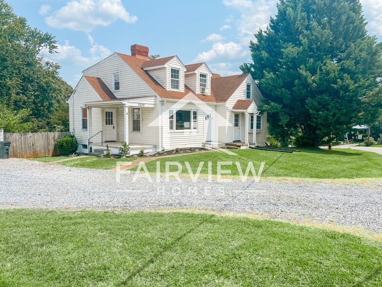 Building Photo - 3239 Mayflower Dr