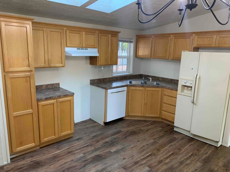 Building Photo - 1341 Rhoda Ln