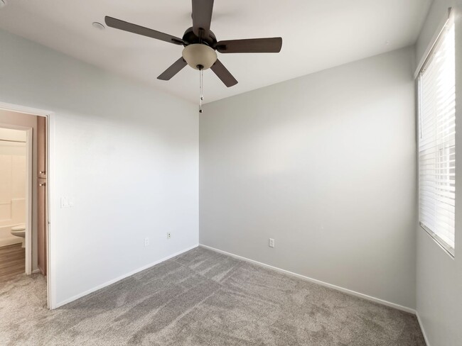 Building Photo - Beautiful 3 Bedroom Murrieta Condo w/ Atta...