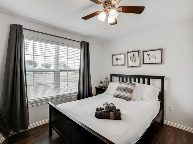 Building Photo - 1400 Shadow Brook Trail