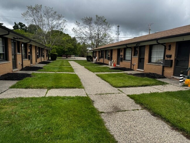 Building Photo - ONE11 RESIDENCES - MT CLEMENS - APARTMENTS