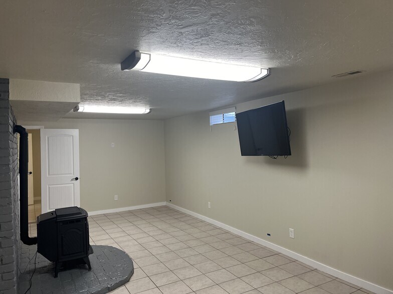 Living Area - 6950 SE 122nd Dr