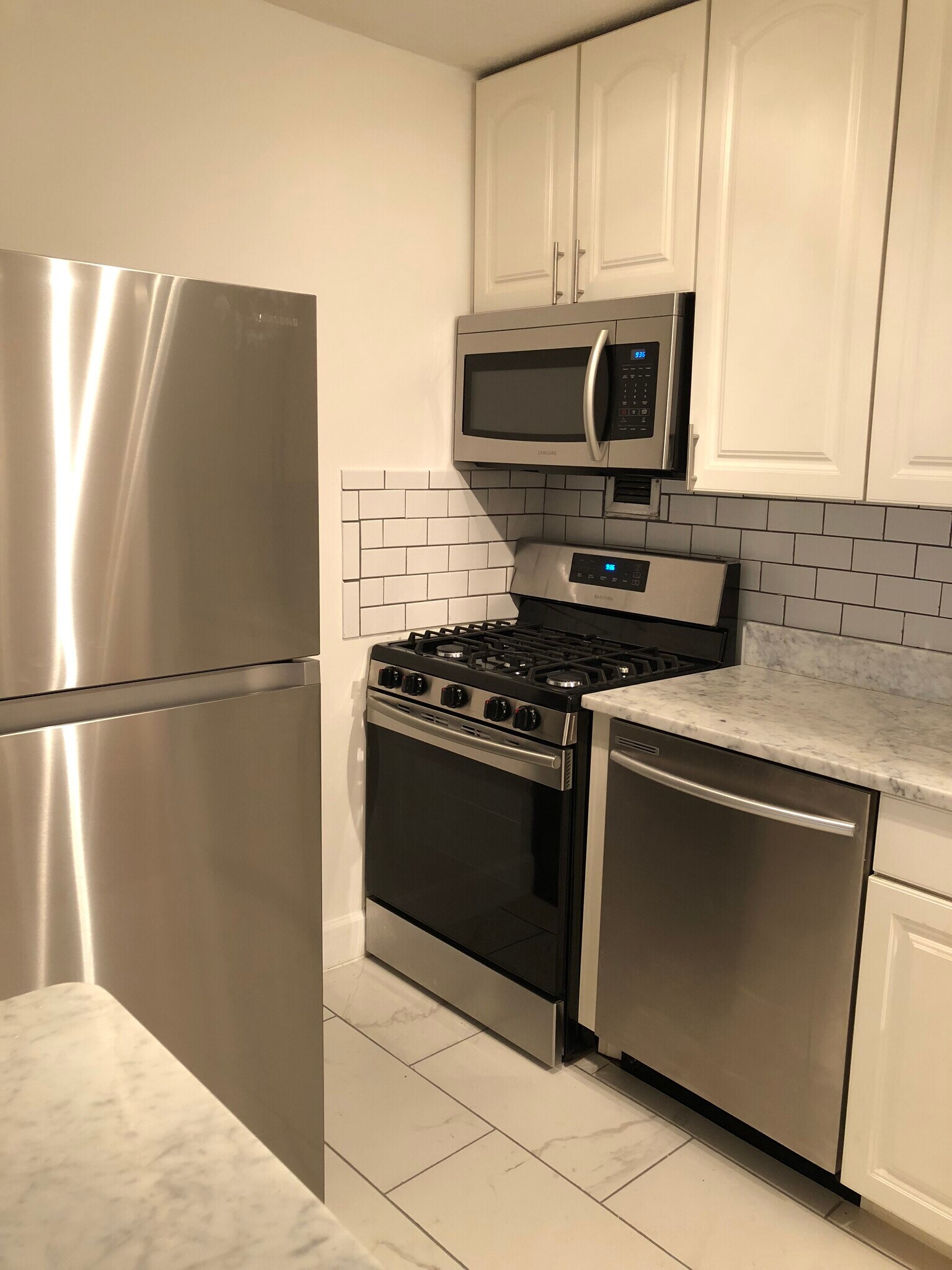 Fridge Dishwasher - 1301 20th St NW