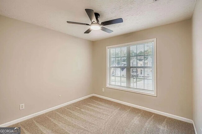 Building Photo - 1570 Twin Bridge Ln