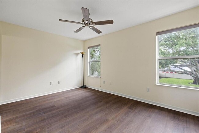 Building Photo - 2565 Harn Blvd